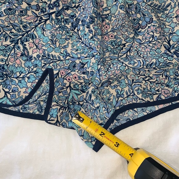 BCBGMAXAZRIA Kailee Floral Printed Shorts - Picture 6 of 7